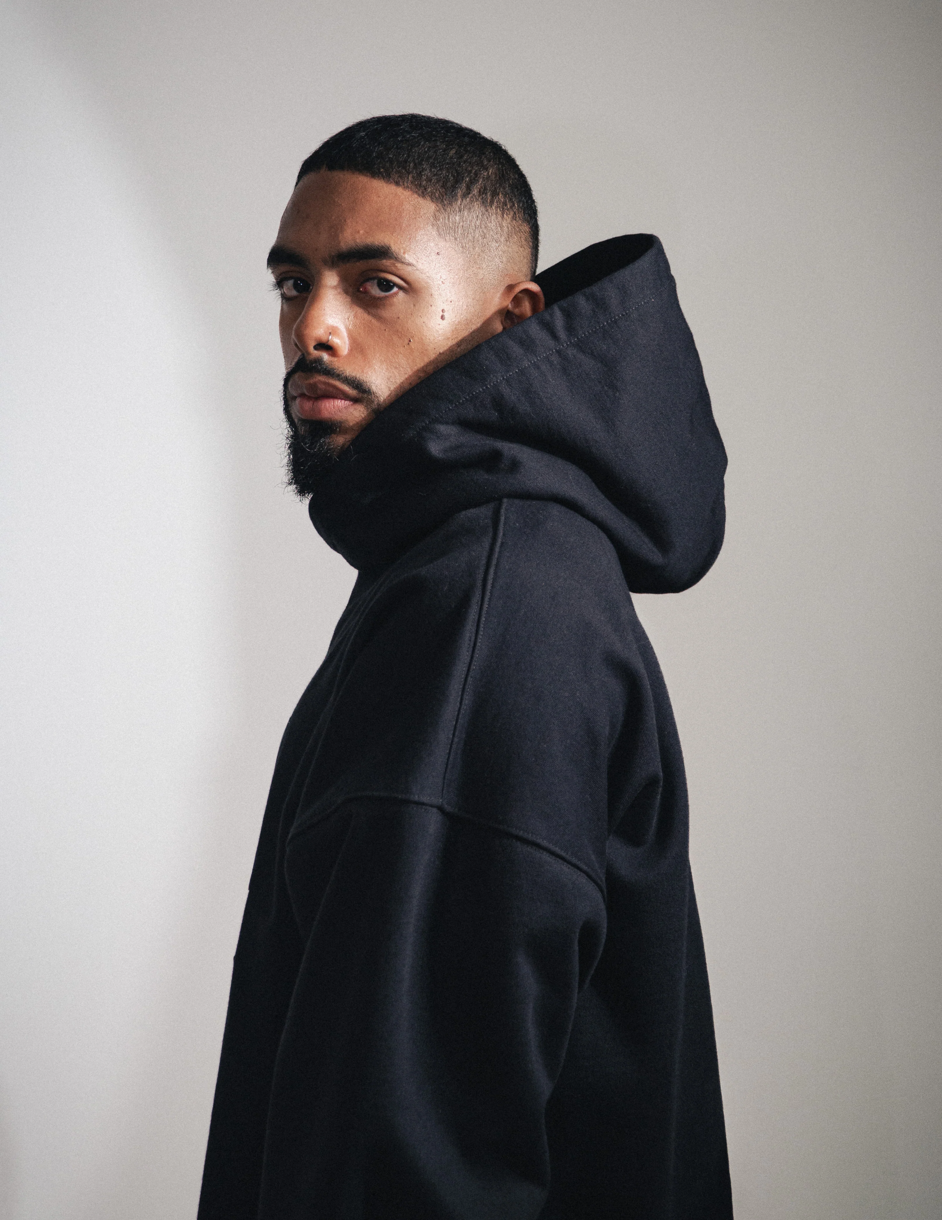 OMERTA BLACK HOODIE - Image 4