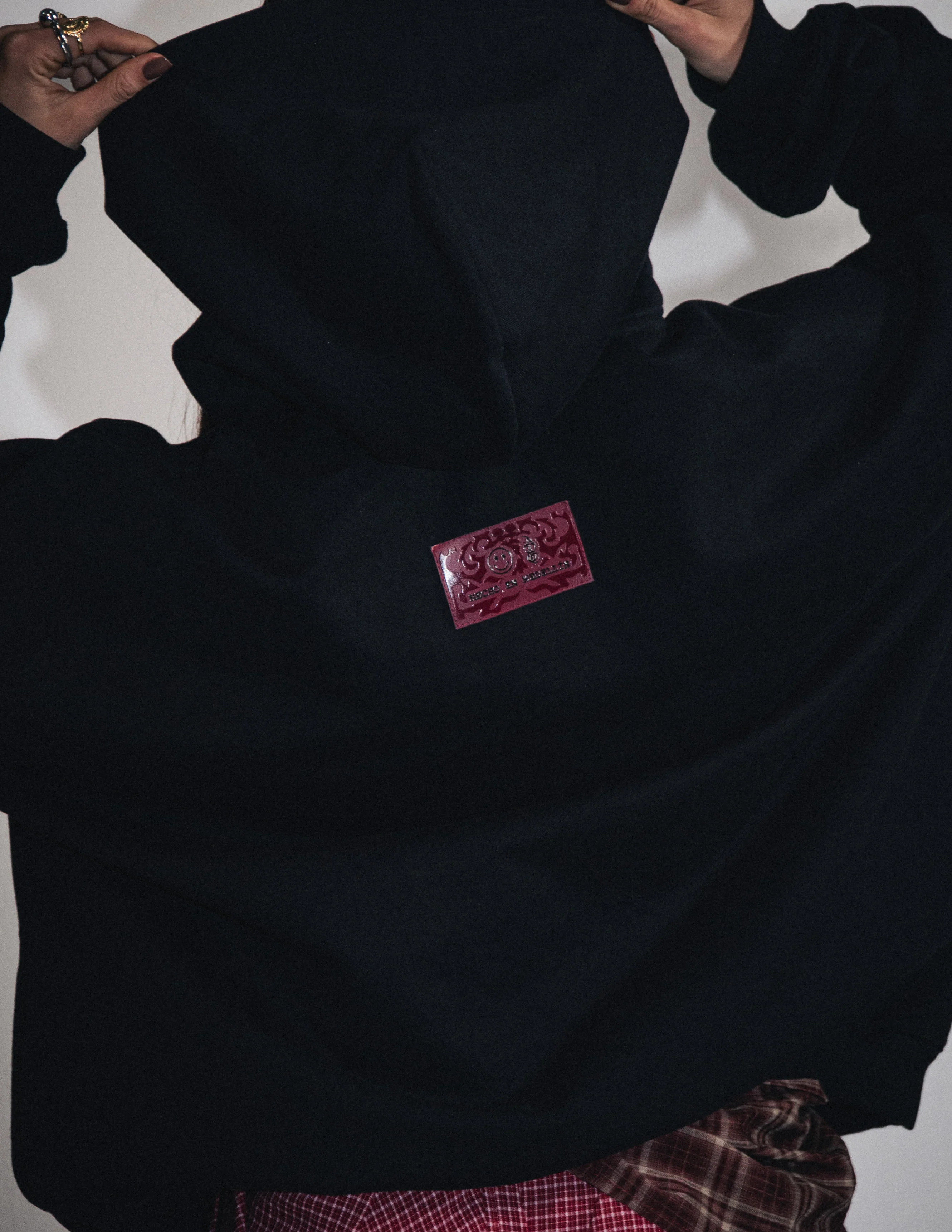 OMERTA BLACK HOODIE - Image 8