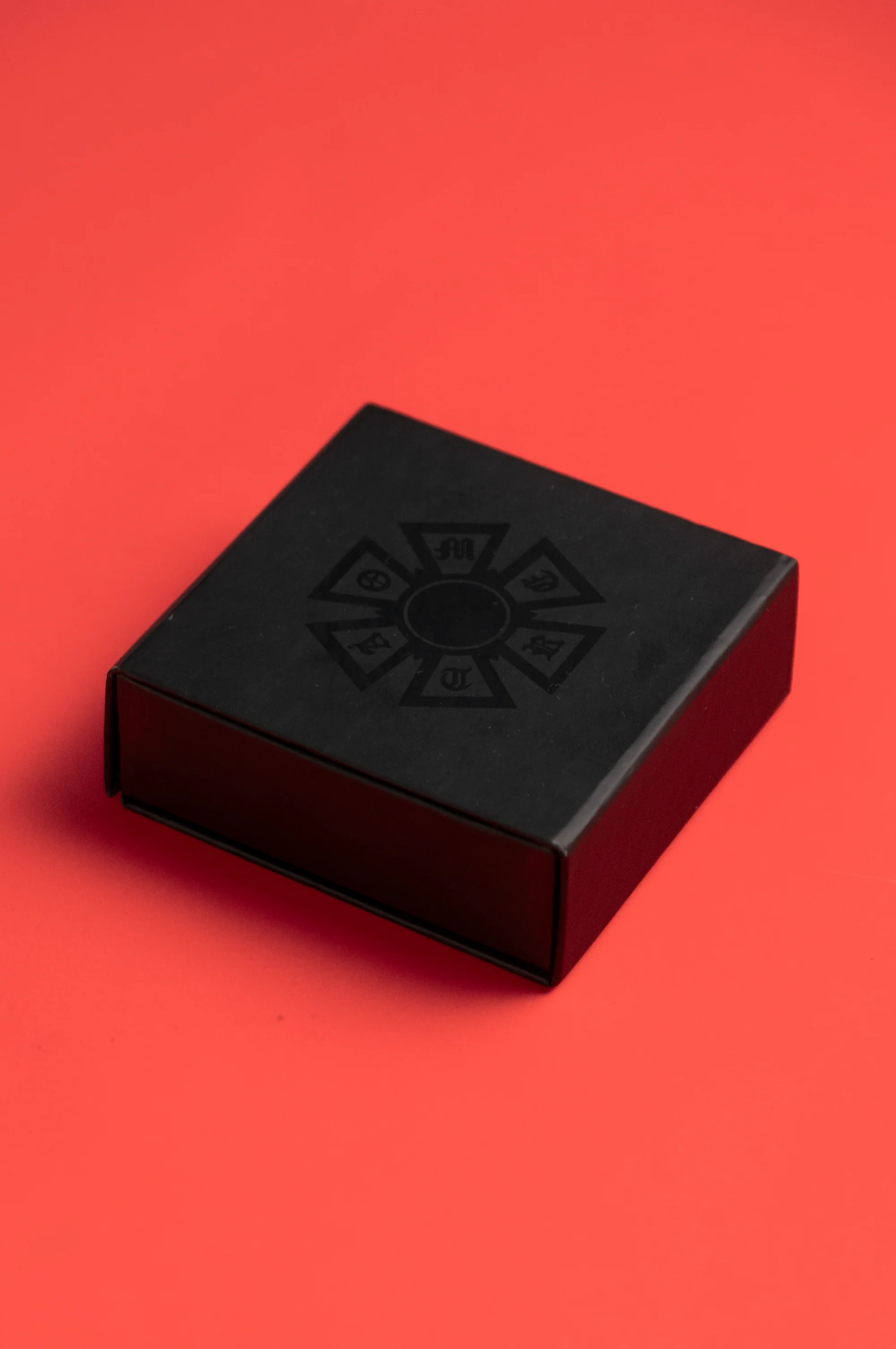 OMERTA BROOCH - Image 5