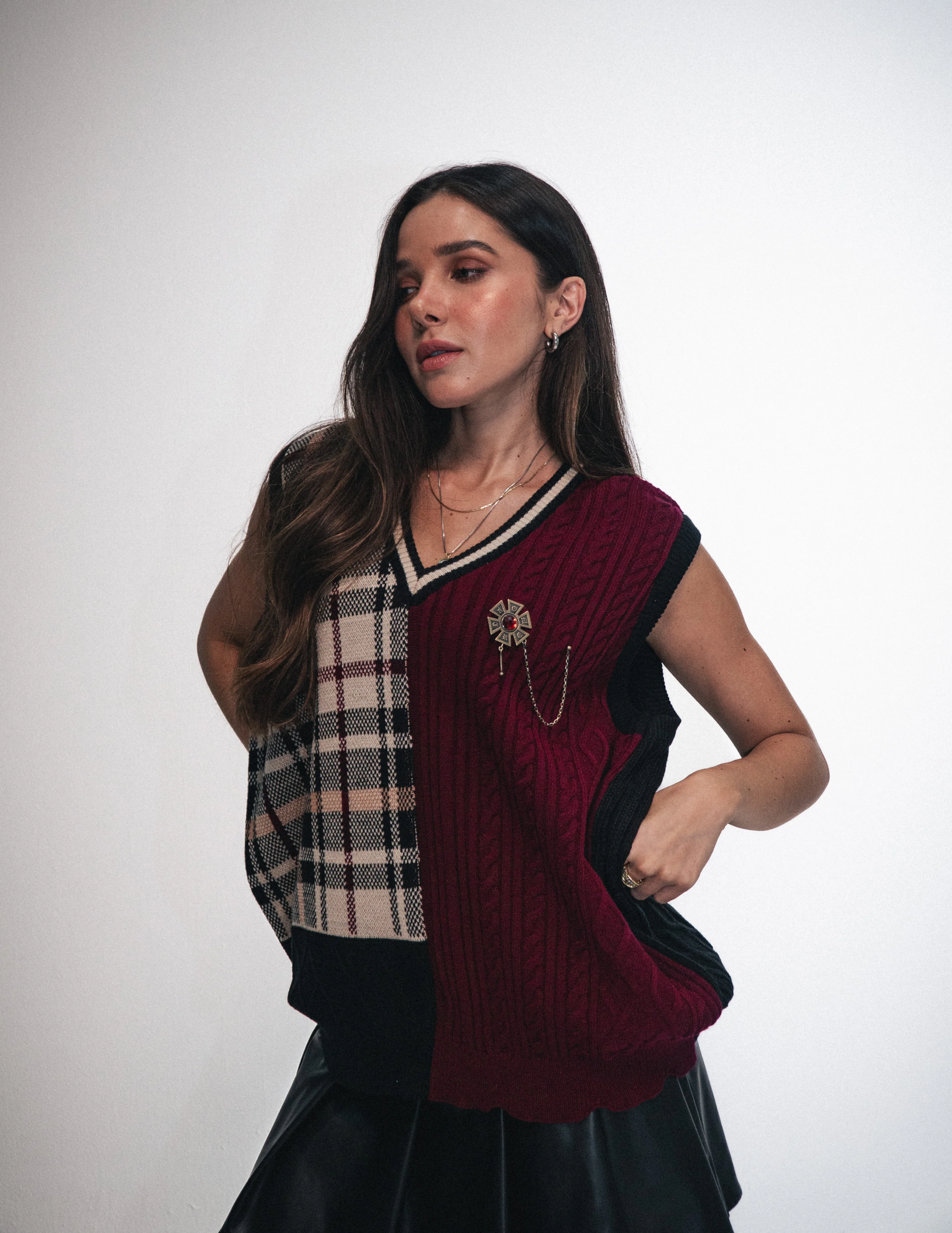 OMERTA KNITTED VEST - Image 3