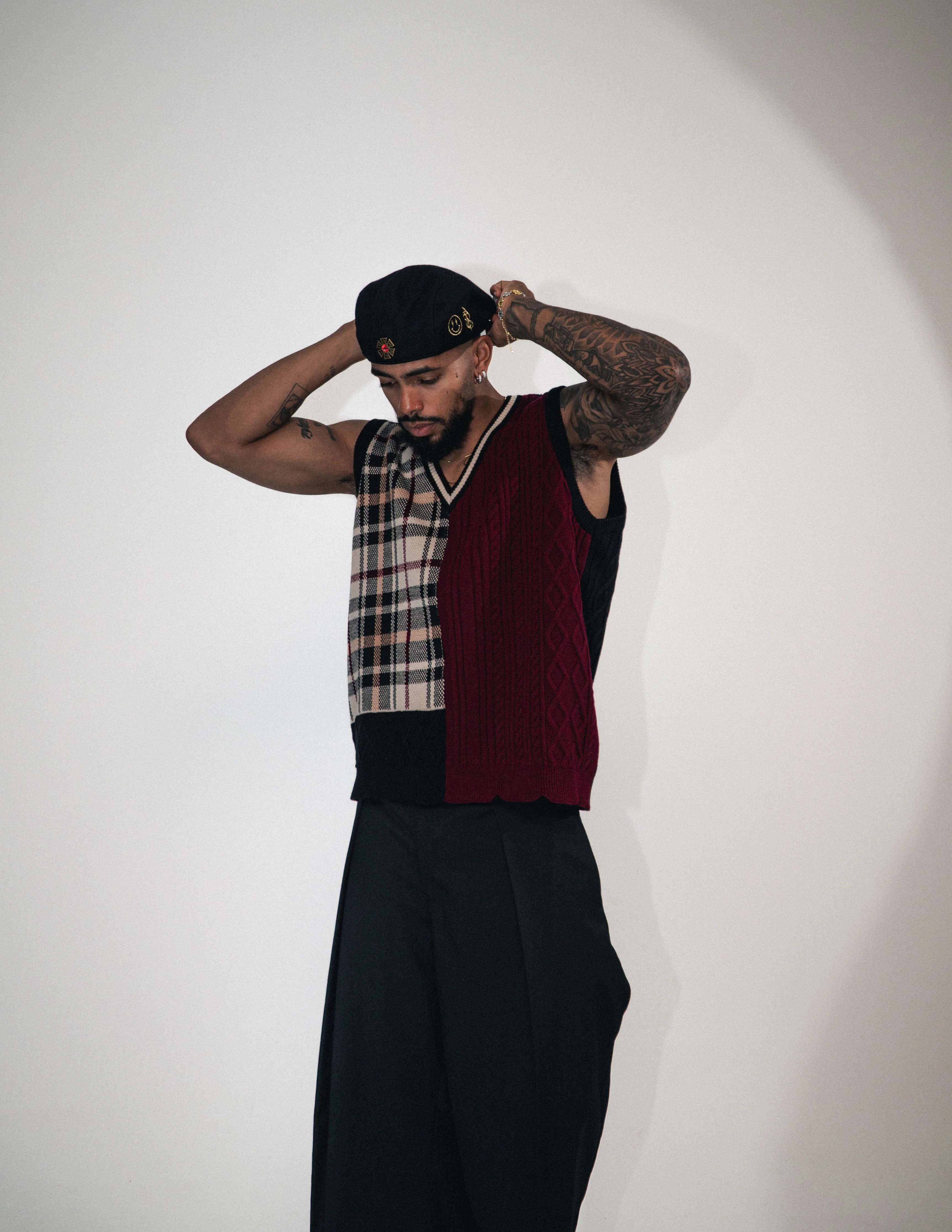 OMERTA KNITTED VEST - Image 6