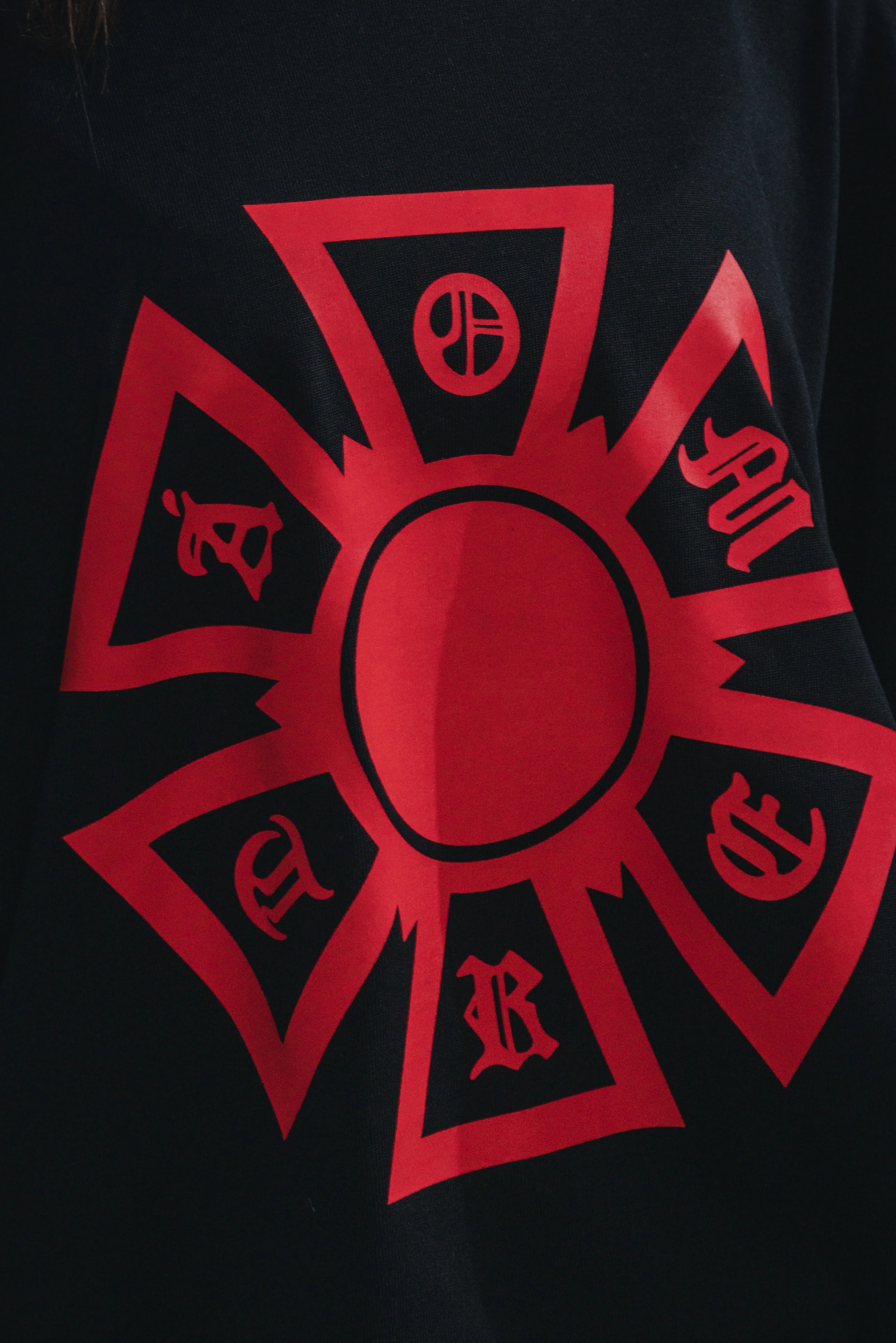 OMERTA SLEEVELESS BOXY TEE - Image 8