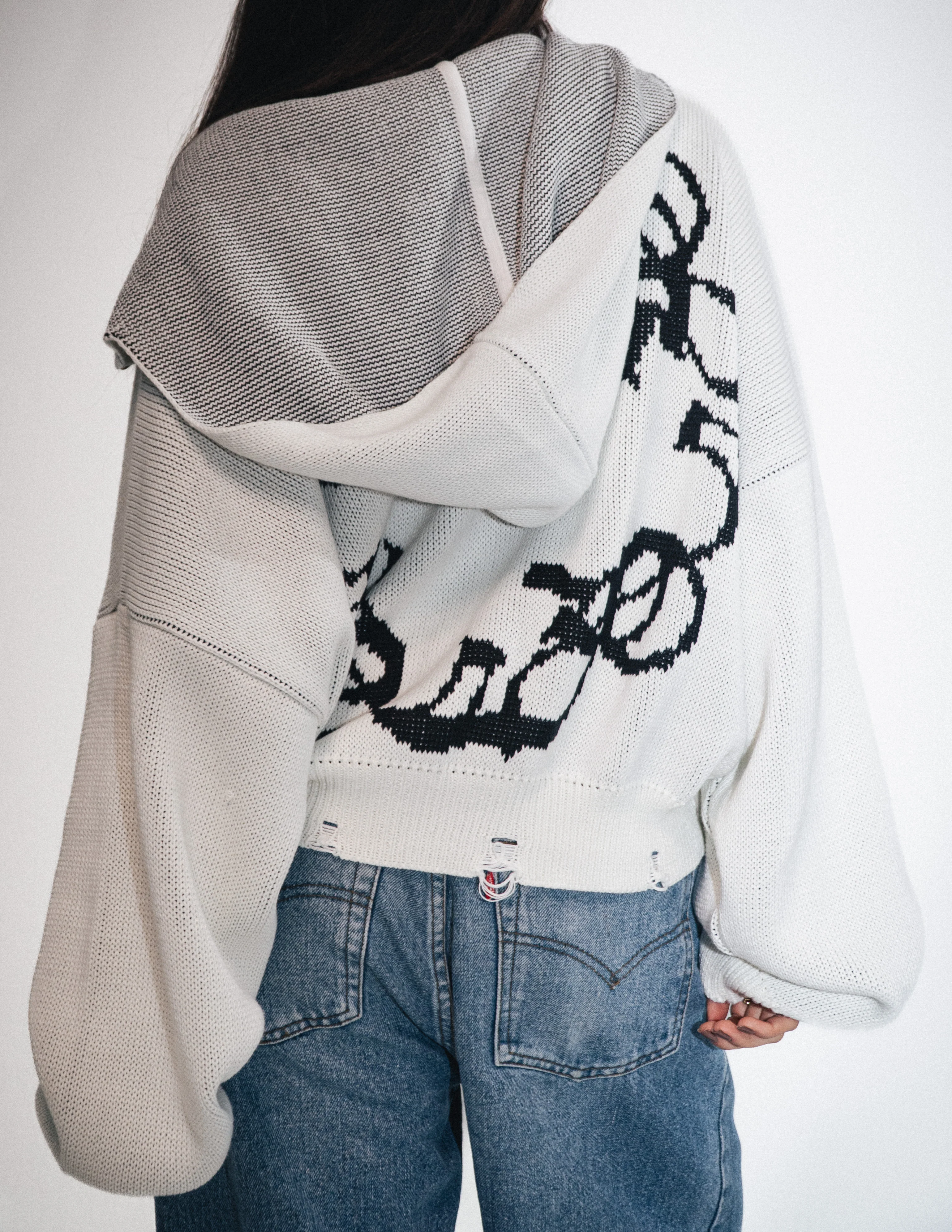 OMERTA WHITE KNITTED ZIP HOODIE - Image 8