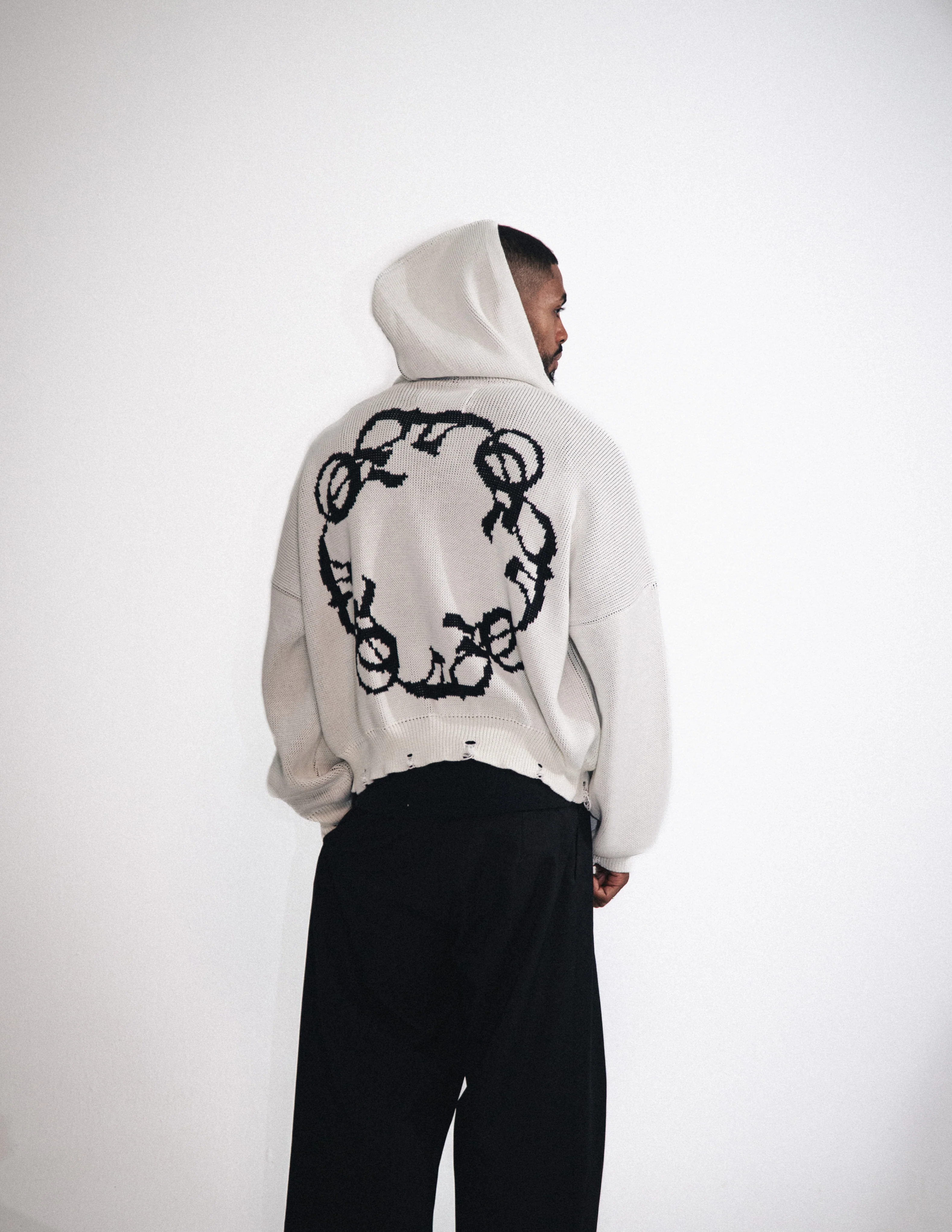 OMERTA WHITE KNITTED ZIP HOODIE - Image 9